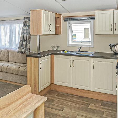 Silver Birch Caravan Park Talacre Extérieur photo